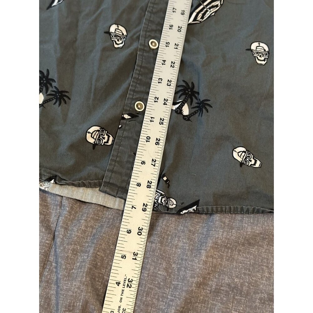 VSTR Premium Mens L Skull Print Button Down Short Sleeved Shirt Beach Pocket Y2K - Picture 9 of 10